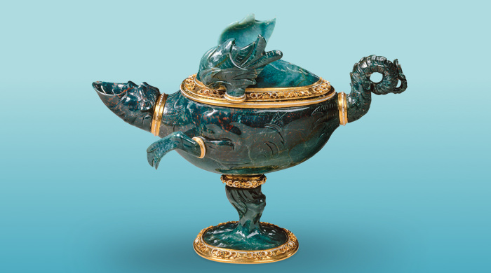 Atelier des Sarachi, Coupe en forme de dragon