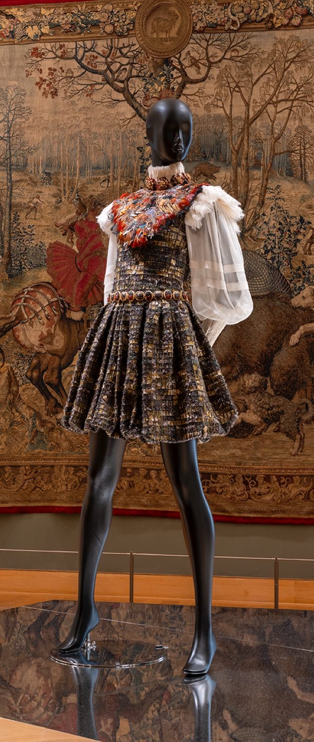 LOUVRE COUTURE - Objets d’art, objets de mode LOUVRE COUTURE - Objets d’art, objets de mode